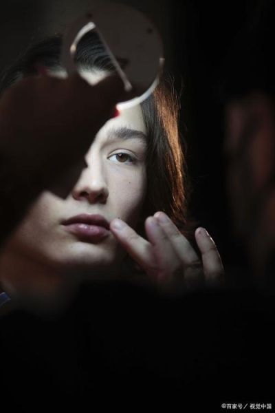 如何通过摄影表达情感_摄影技巧与情感共鸣