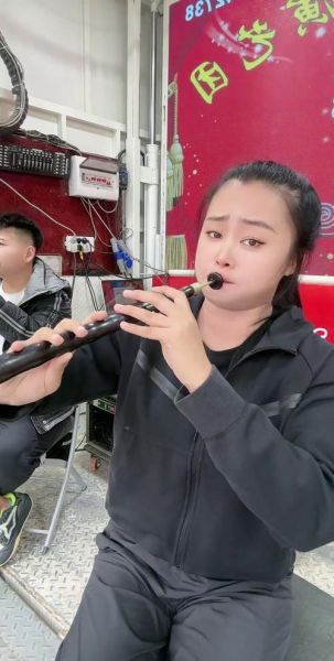 唢呐怎么吹出哭腔_唢呐表达悲伤技巧
