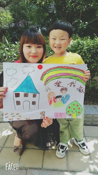 亲子绘画怎么表达情感_孩子画画如何体现爱