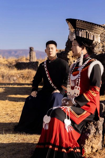 彝族恋爱习俗有哪些_彝族情感表达方式