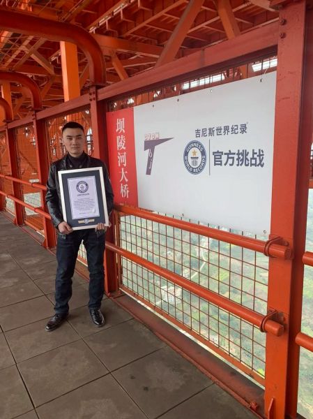 为什么听残酷月光会哭_如何走出深夜emo