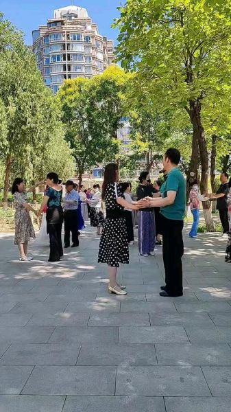 伦巴表达情感_如何用伦巴传递爱意