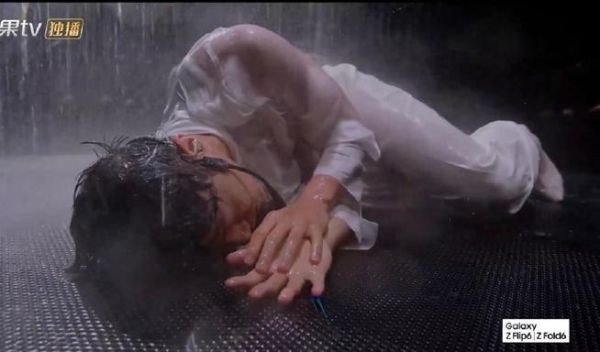 为什么淋雨会流泪_淋雨时如何释放情绪