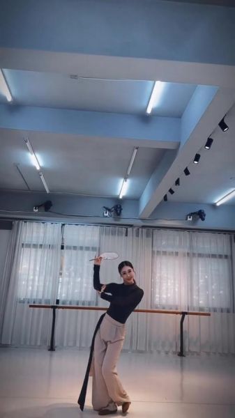 舞蹈表达情感视频怎么做_舞蹈如何传递情绪