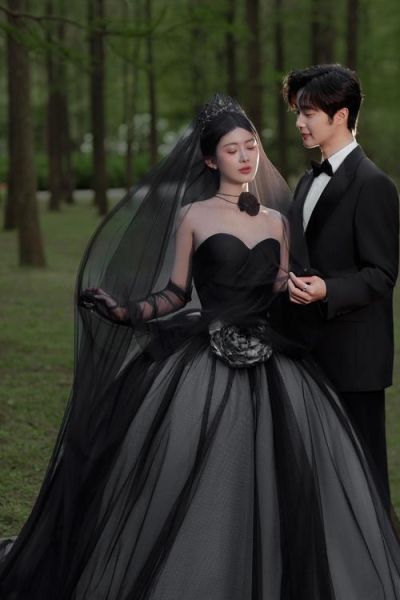 黑婚纱代表什么_黑婚纱适合什么场合